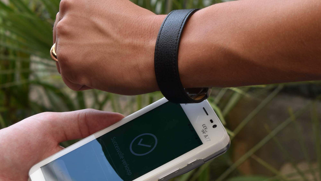 What are Contactless Payment Wearables