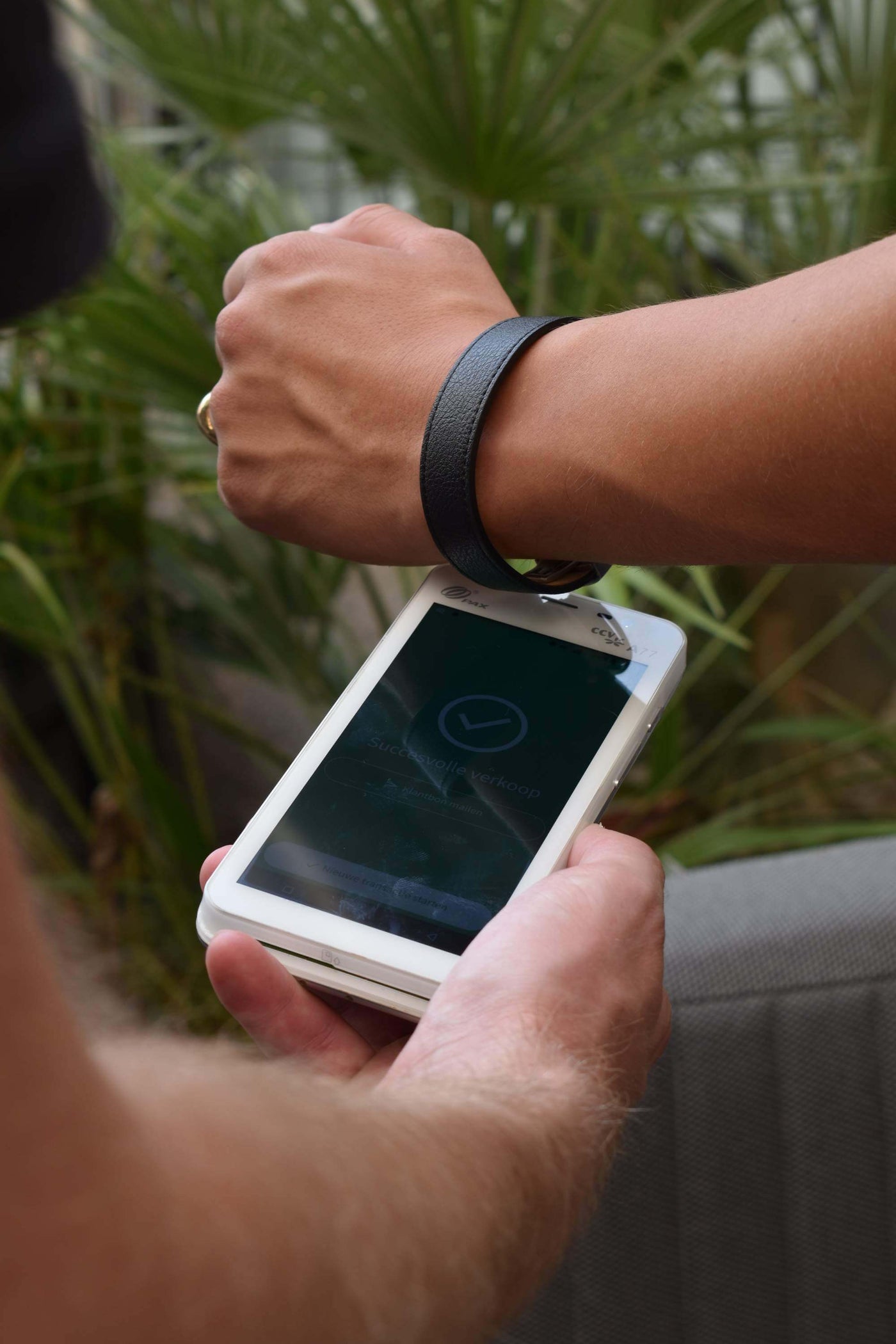 Astari bracelet used for contactless payment